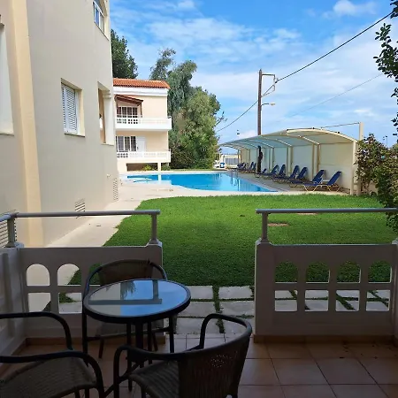 Perla Aparthotel 3*