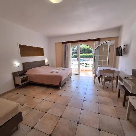 Perla Aparthotel Agia Marina (Crete)