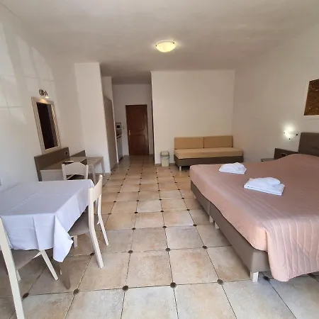 Perla 3*