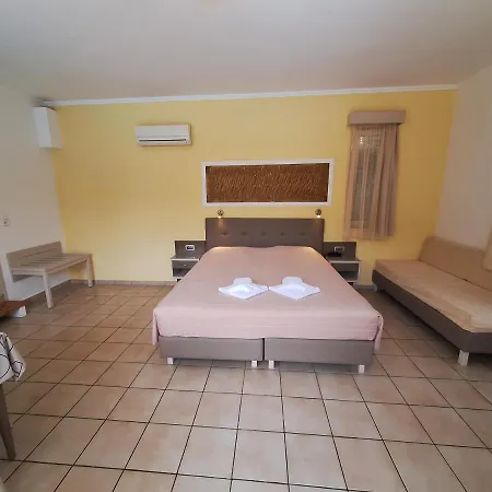Perla 3* Agia Marina