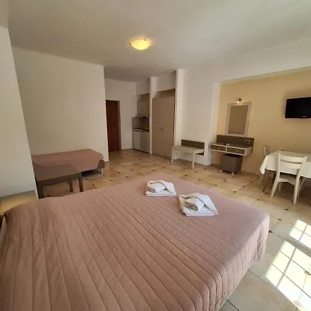 Perla Aparthotel Agia Marina (Crete)